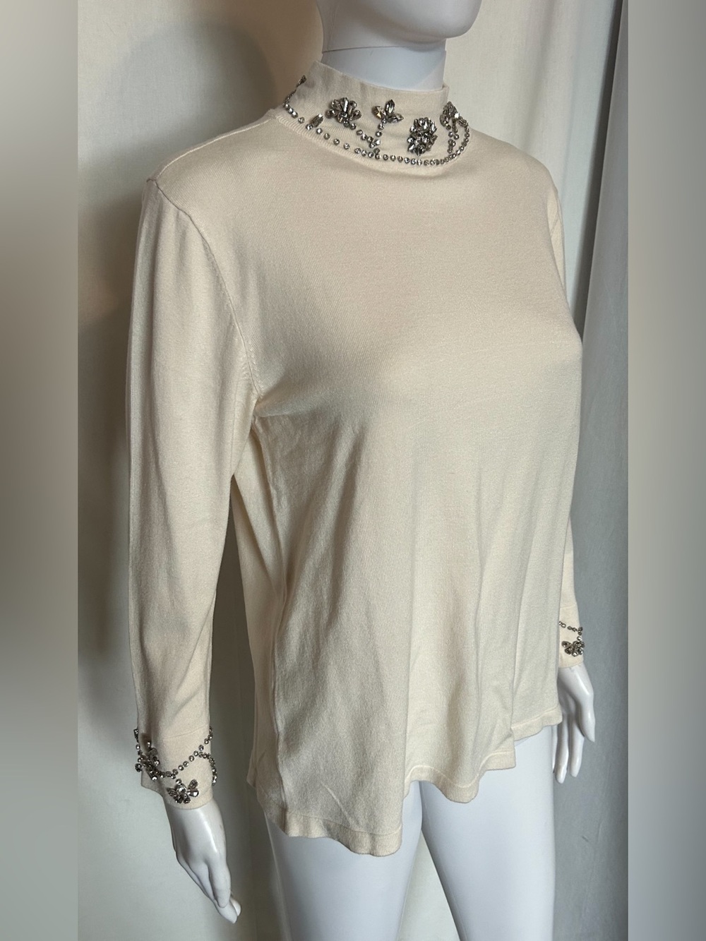 Anne Klein Sz M Rhinestone Jeweled Turtleneck Sweater Cream Boho Elegant Holiday